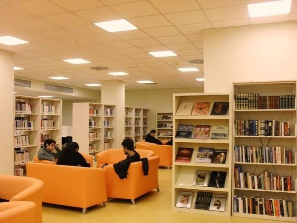 المكتبة